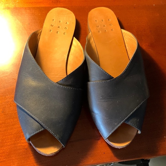 Trademark sandals - Picture 1 of 4